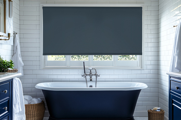 VICTORY 25 ROLLER BLINDS NERO PORTO NAVY BATHROOM 01