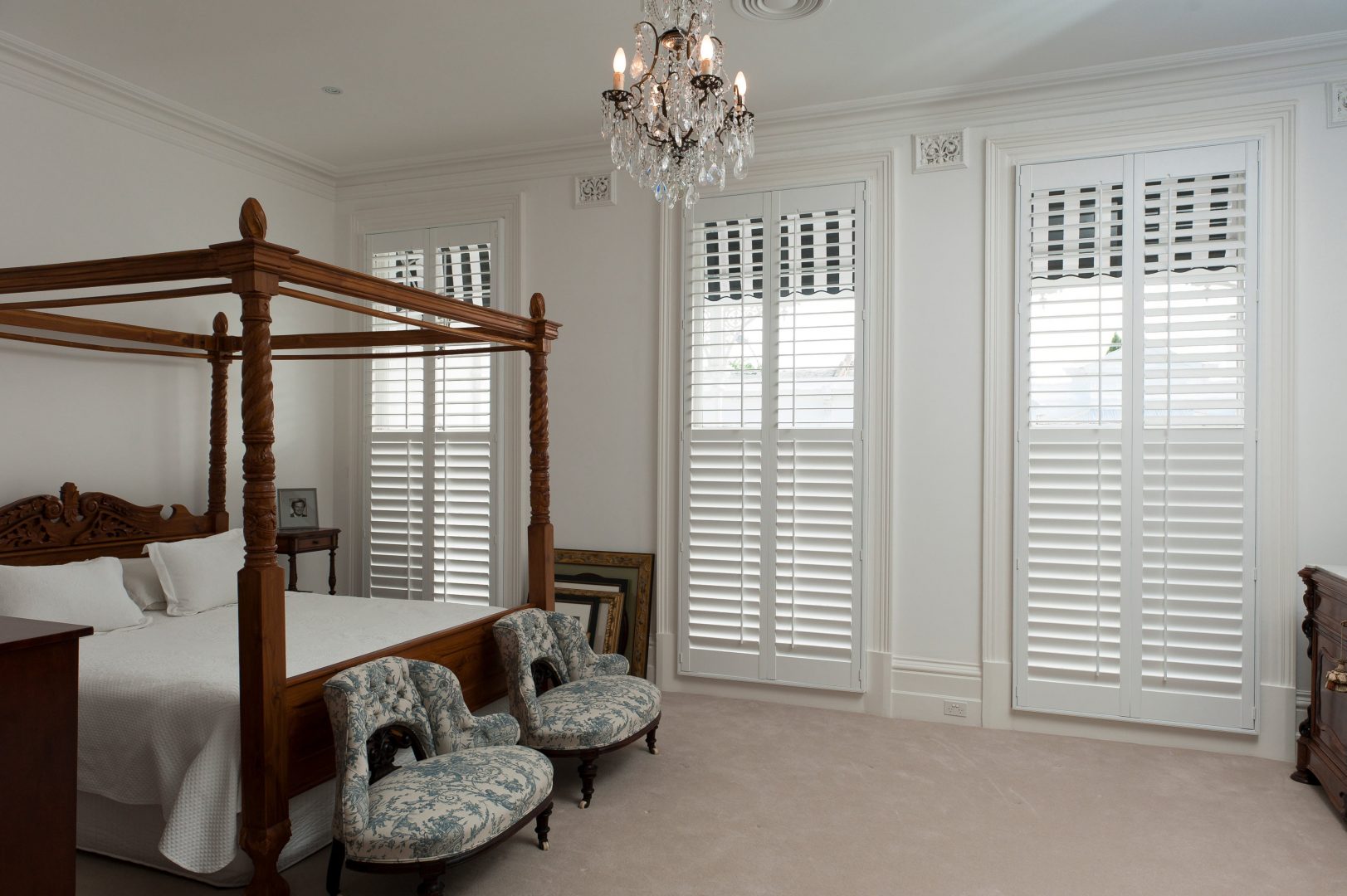 041 Plantation Shutters White Min