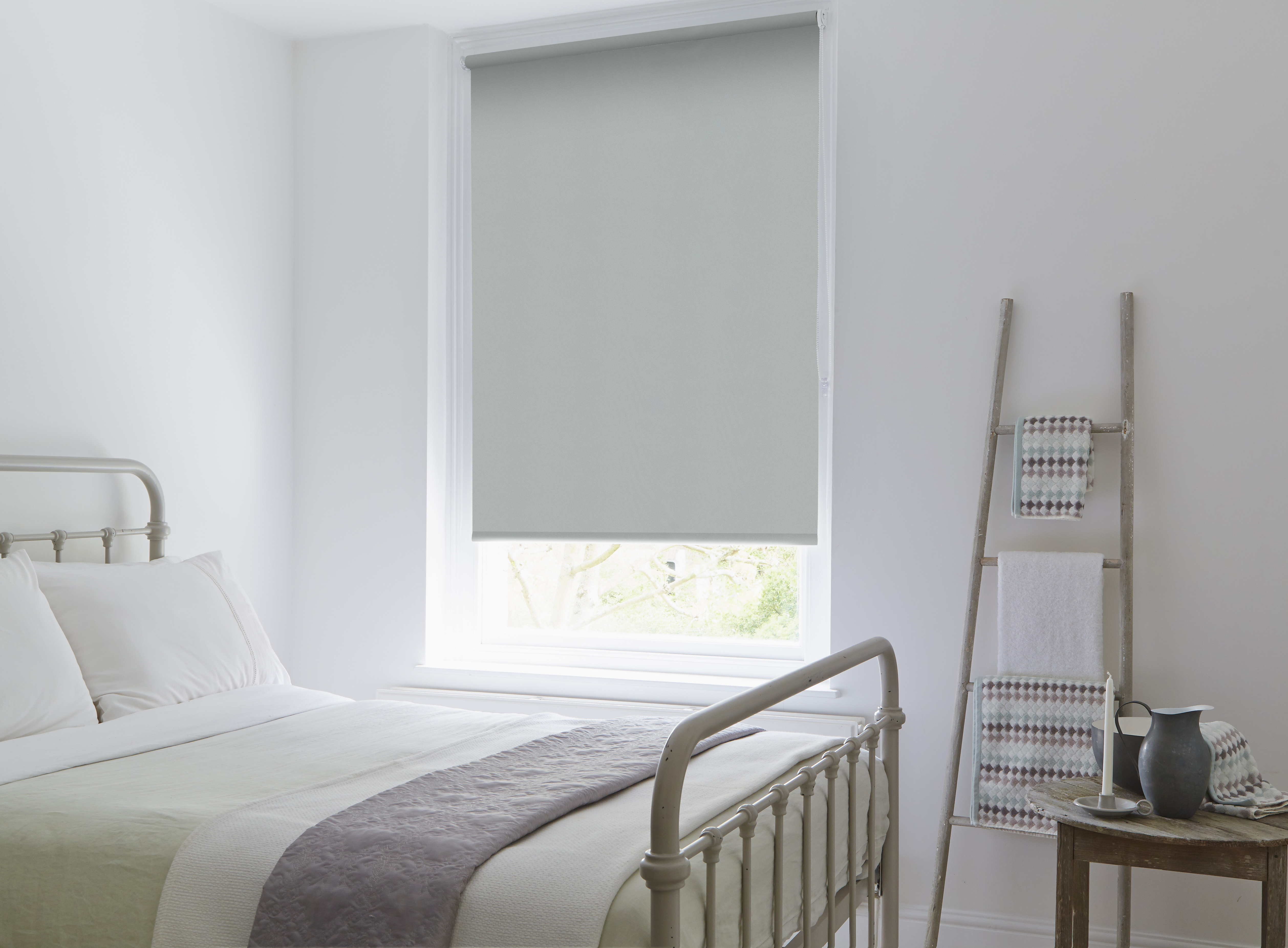 VB 23 ROLLER BLIND GRANGE VALENCIA GREY BEDROOM 01