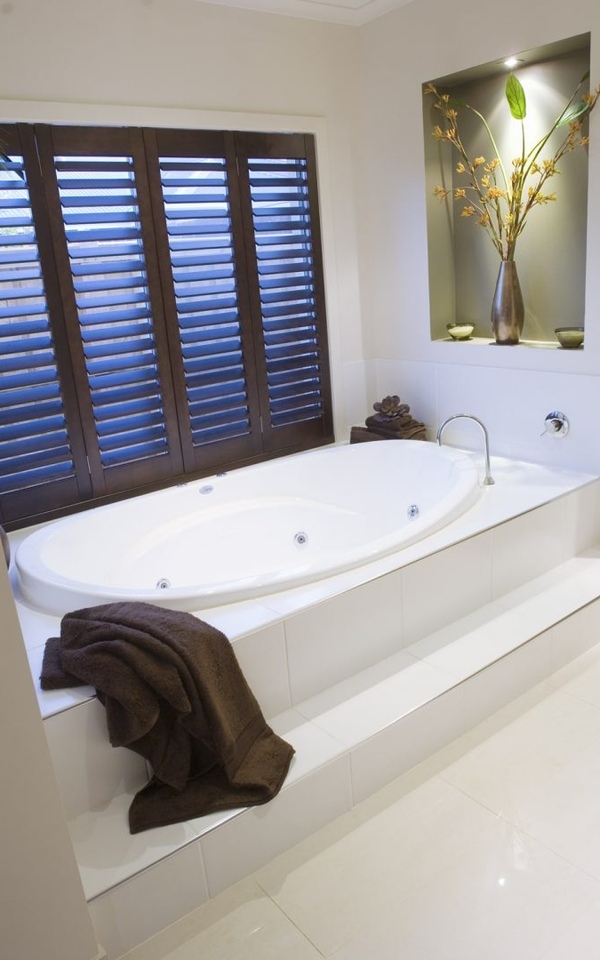 Stained Bathroom 600X960