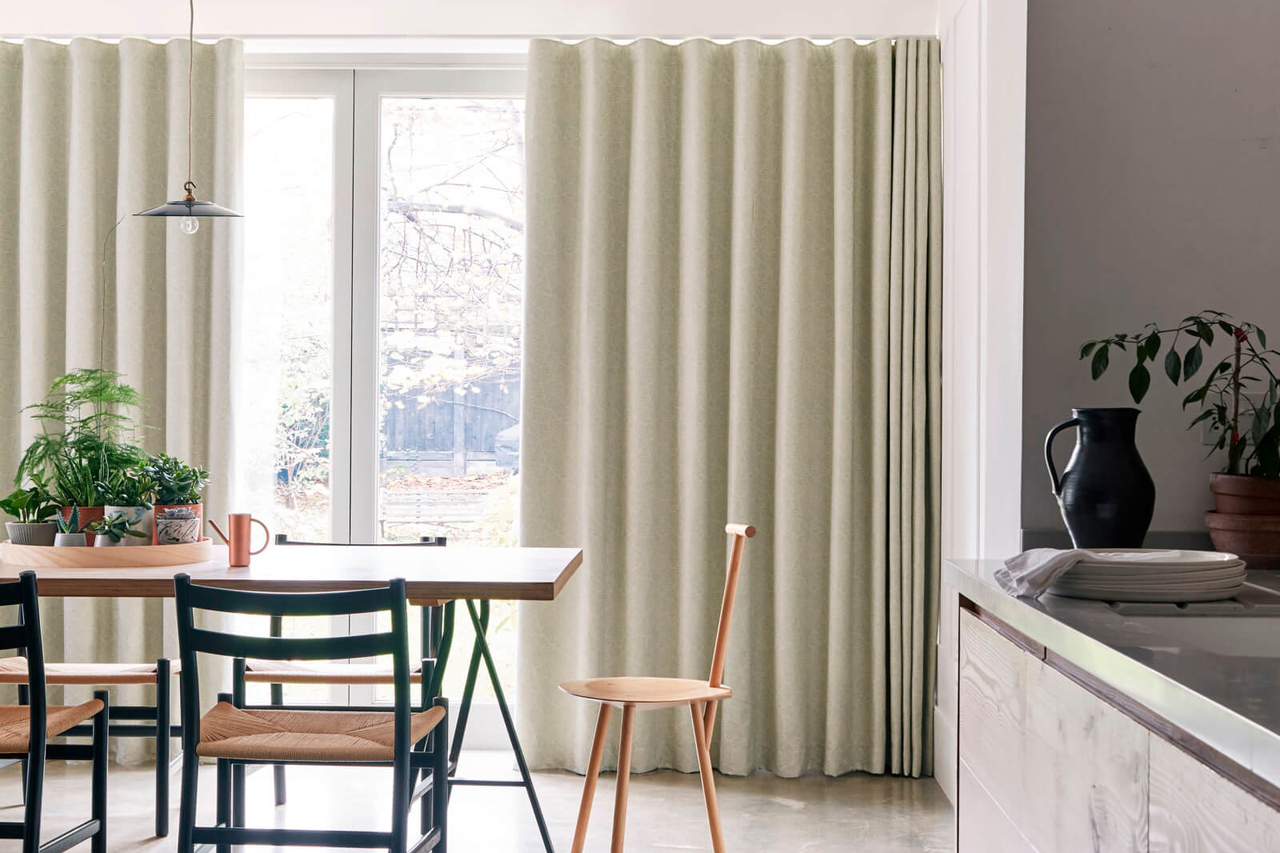 HIL CURT WAV ECHO MIST 6 3